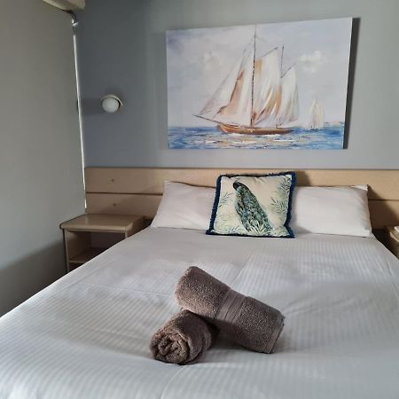 Rockhampton Court Motor Inn Buitenkant foto