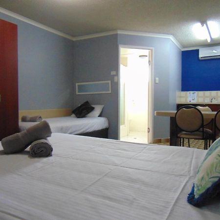 Rockhampton Court Motor Inn Buitenkant foto