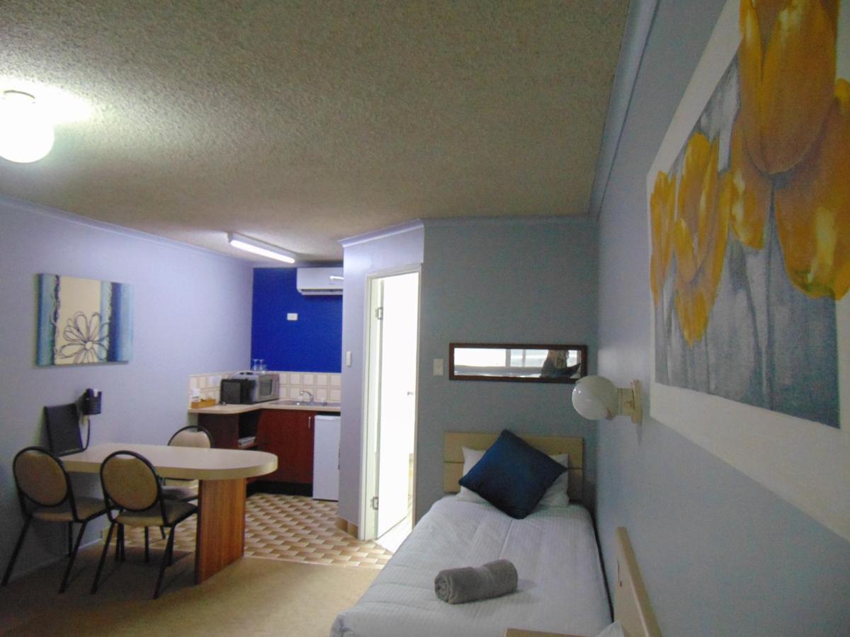 Rockhampton Court Motor Inn Buitenkant foto