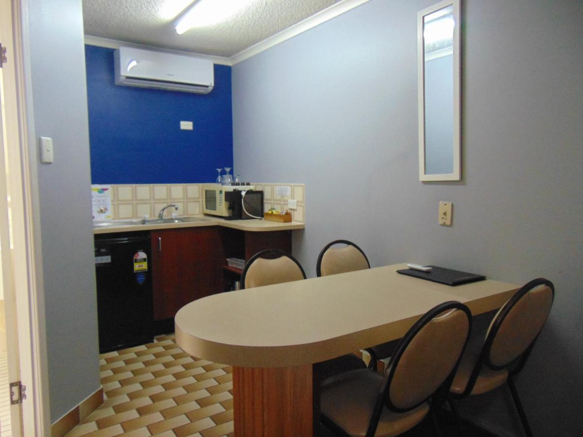 Rockhampton Court Motor Inn Buitenkant foto