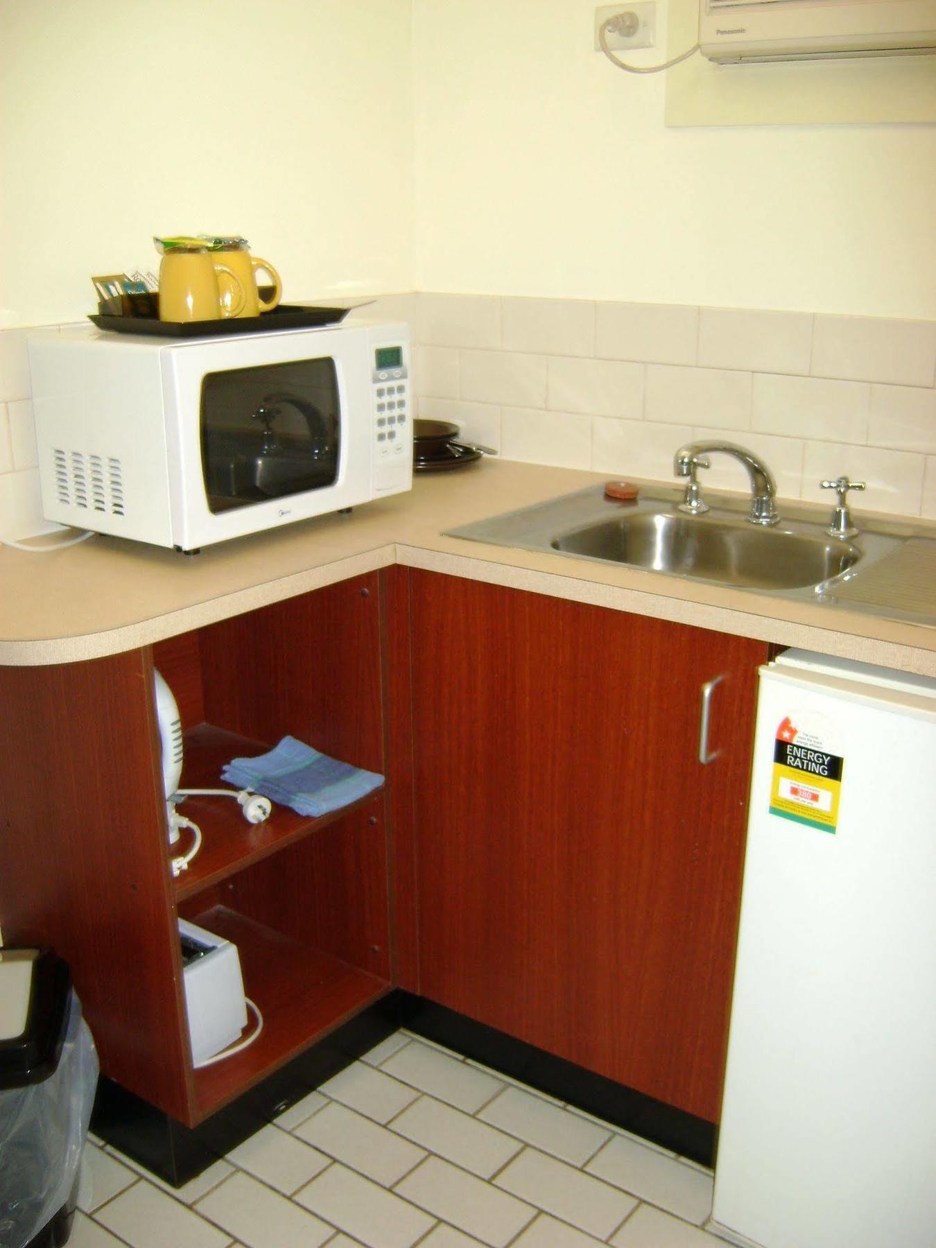 Rockhampton Court Motor Inn Buitenkant foto